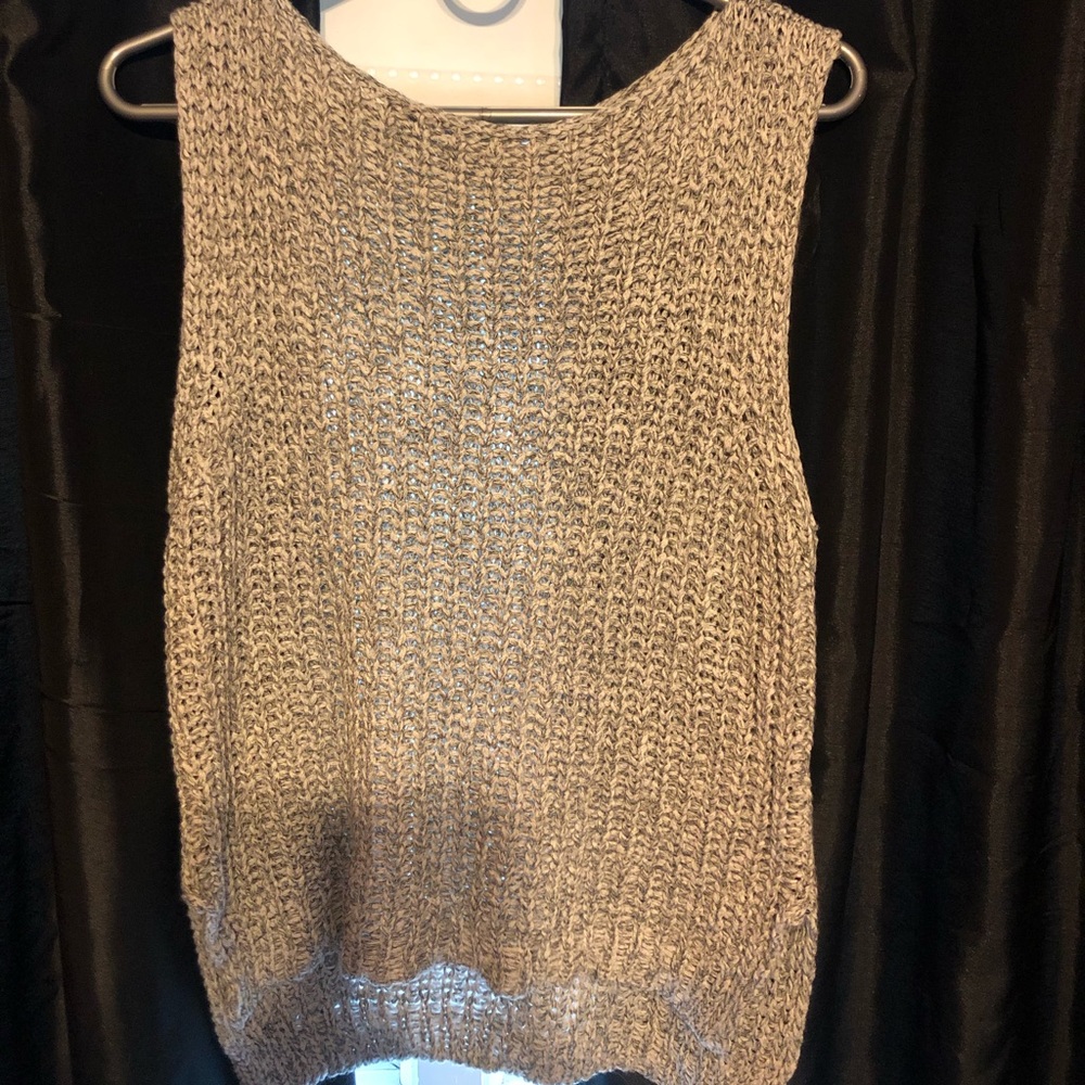 Knit hi-low tank